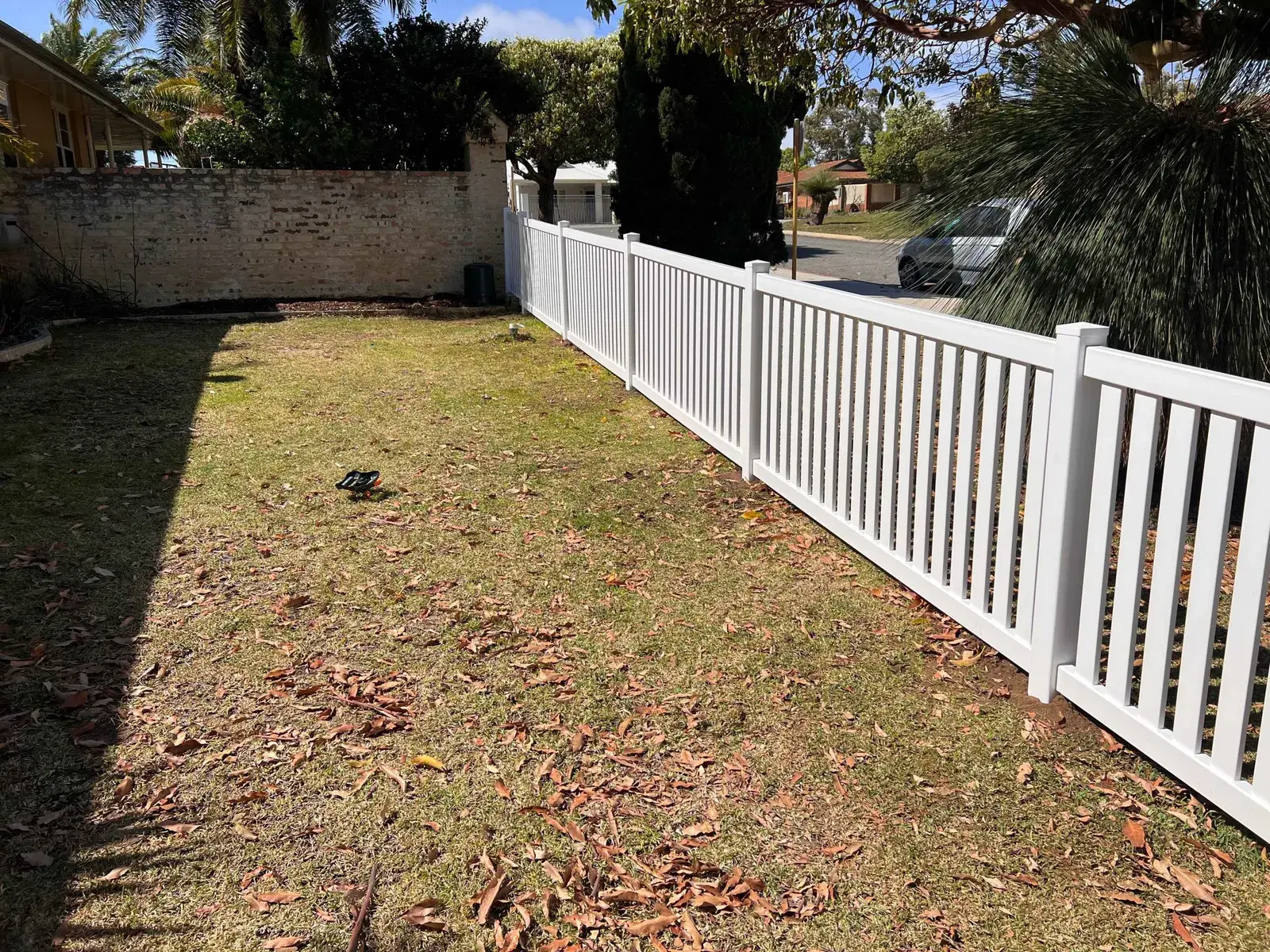 Alex Zheng from A2Z Perth Fencing on site